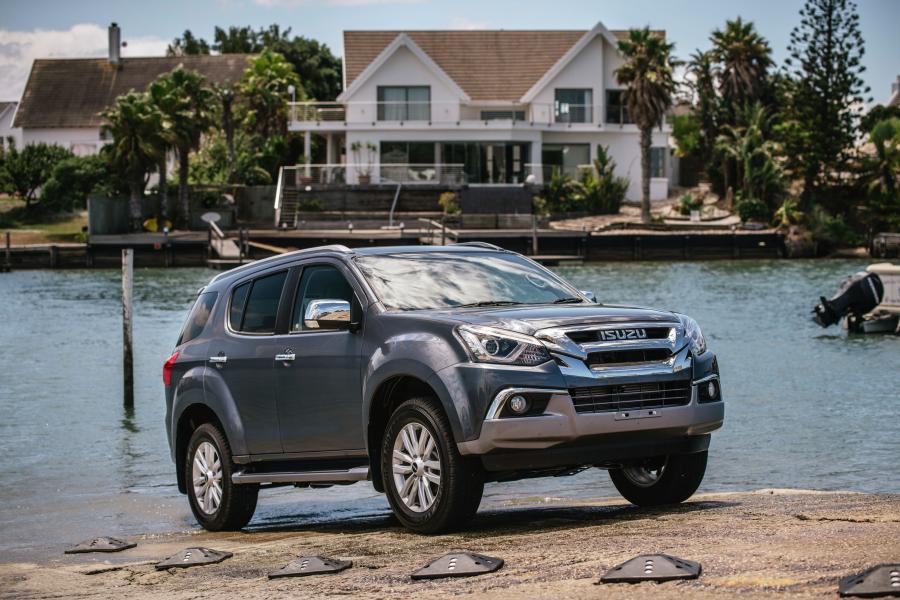  Isuzu MU-X 2018 года  (ZA) (фото 6 из 40)